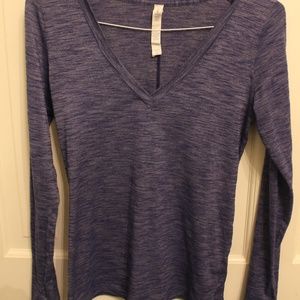 LULULEMON blue v neck longsleeve